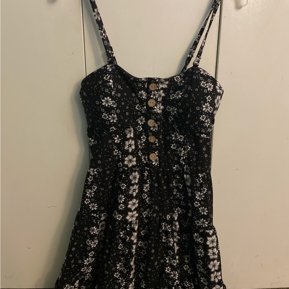 No Boundaries Black and White Floral Midi Dress - Picture 1 of 2